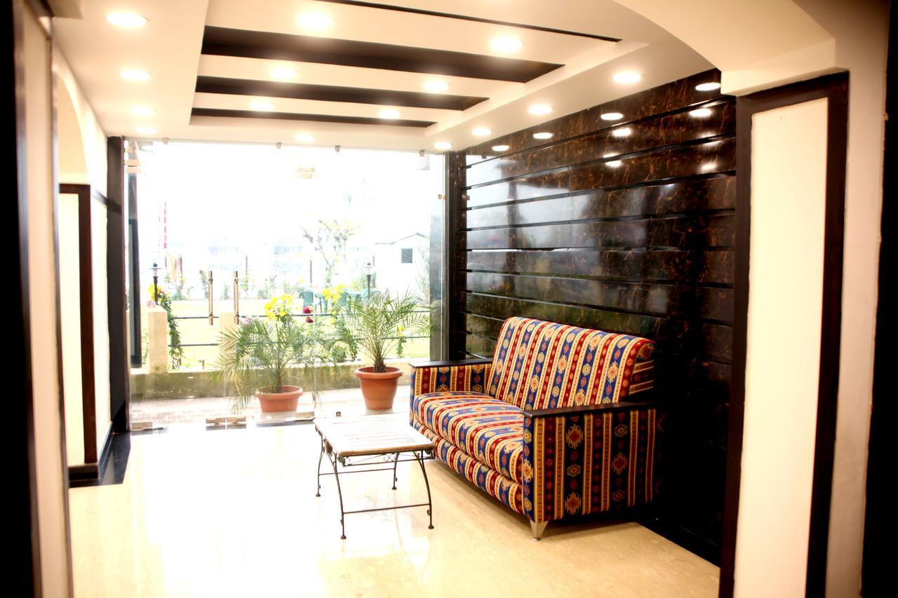 Hotel New Park At Dal Lake Srīnagar Esterno foto