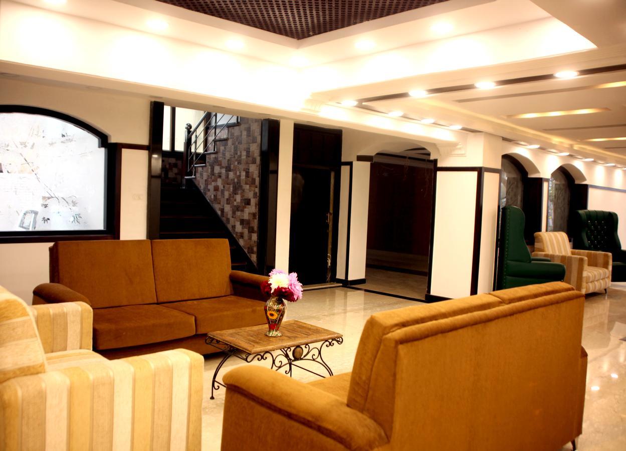 Hotel New Park At Dal Lake Srīnagar Esterno foto