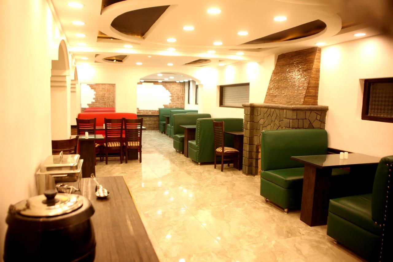 Hotel New Park At Dal Lake Srīnagar Esterno foto